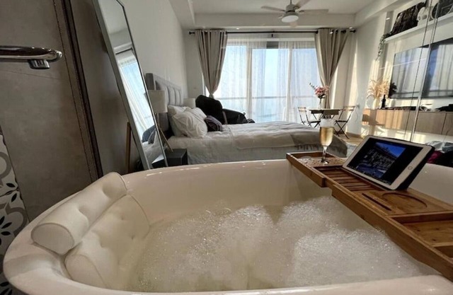 Luxury Seaview Studio Apartment - RAK Al Marjan Island