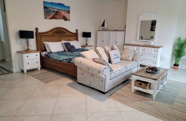 Luxury specious furnished cottage-King size bed