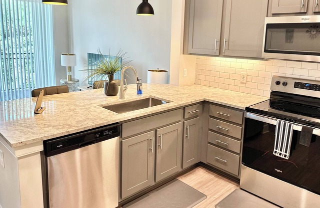 Luxury Studio Ft. Jackson Downtown