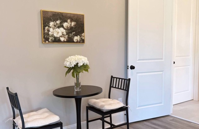 Luxury Suite, Private Entrance, Garage & Patio