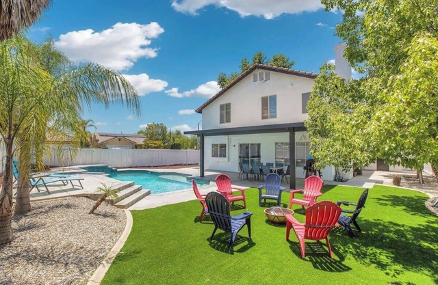 Luxury Tropical Modern Villa Pool/Jacuzzi & Game Room!