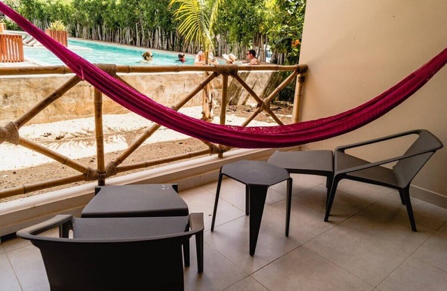 Luxury unit by the Pool, Fiber Optic, 70m to Ocean