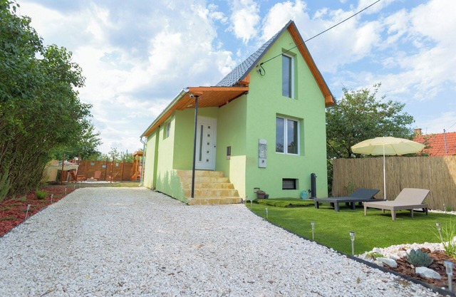 Luxury vacation home with hot tub and garden. Rural location - Pet friendly!