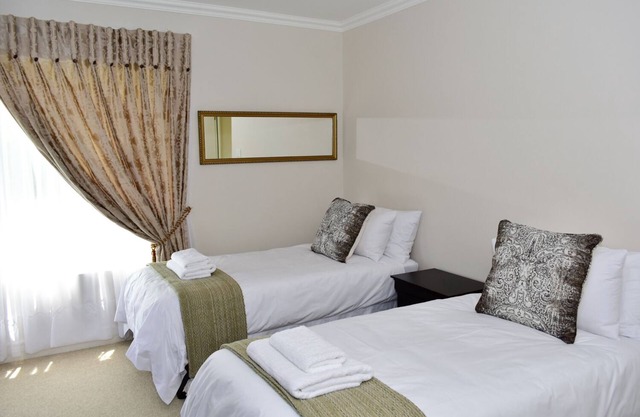 Luxury Villa with private pool on Kingswood Golf Estate, George