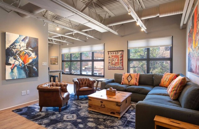 Luxury View Loft at the Historic Plaza -Spacious 1,050 Sq Ft