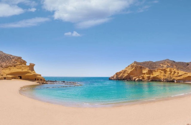 Luxury Villa 5 stars with 6 bedrooms, 4 bathrooms and private pool
