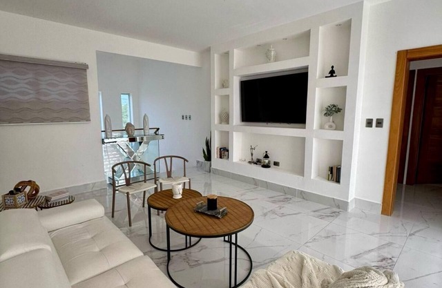 Luxury villa for rent just 3 minutes from the most beautiful beach in the East.