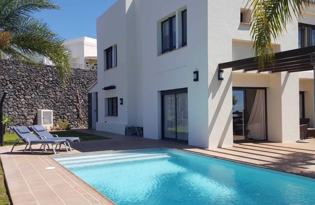 Luxury villa in a fantastic location with pool