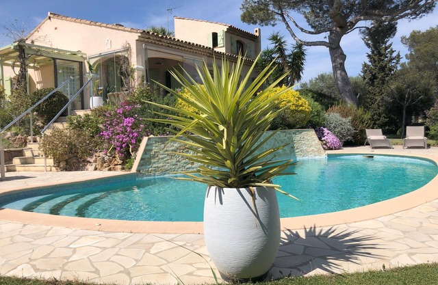 Luxury villa in Saint Raphaël, swimming pool, boules pitch