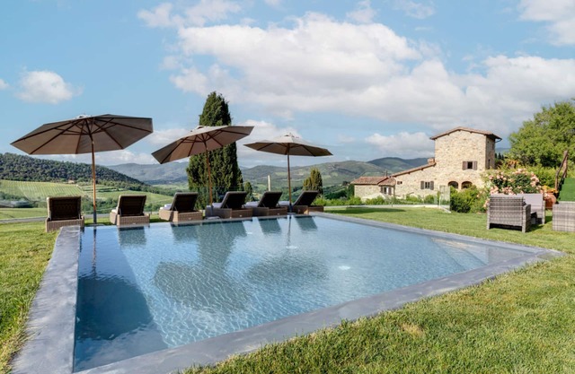 Luxury-Villa, Tuscany-Villa, Private Swimming Pool-Villa