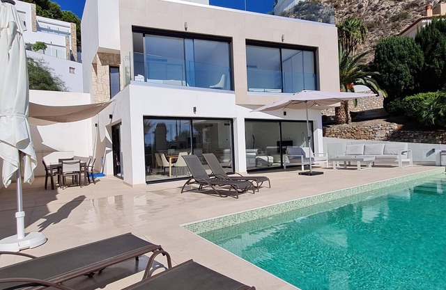 Luxury villa with stunning views and swimming pool