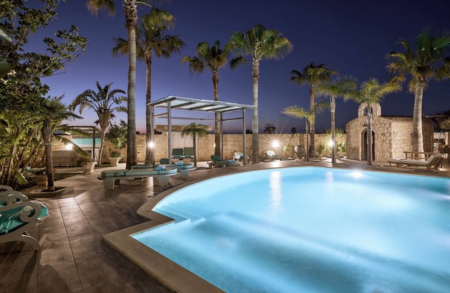 Luxury White House - Family Villa Near Sea - Zorbas Beach with playground, bikes