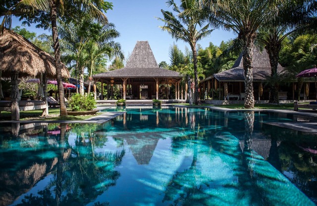 Luxury Wooden Private Pool in Umalas-6 Bedroom Villa