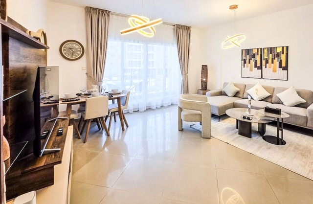 Luxxury 1BR Escape | Pool, Gym, Parking | Al Reef