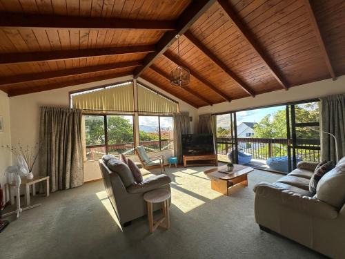 Lynmore Views 3 bedroom family home