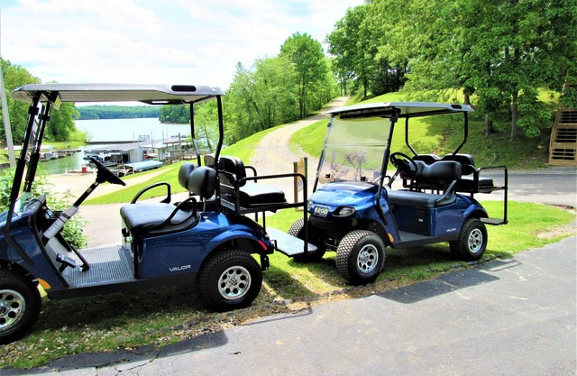 Lynnhurst Resort-Private cabin on Kentucky Lake with Hot Tub
