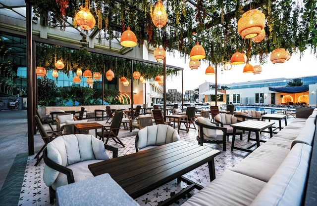 Mövenpick Grand Al Bustan Dubai