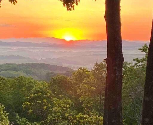 Mae’s Cottage in the Clouds