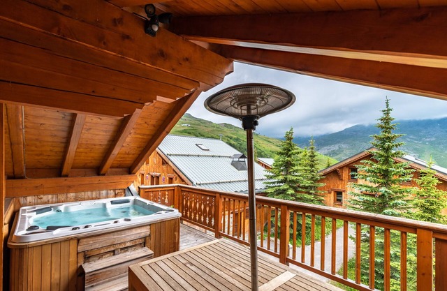 Magnificent apartment with jacuzzi at 2000m