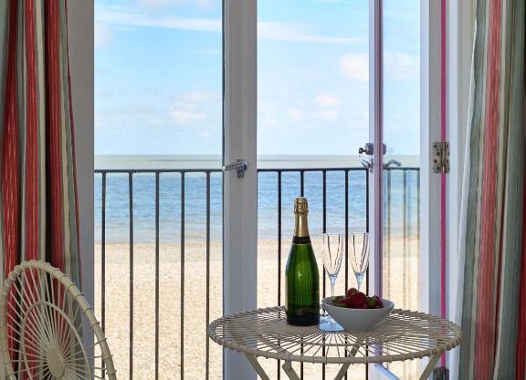 Magenta - A stunning Seafront house with lovely and uninterrupted Beach Views - Aldeburgh Coastal Cottages