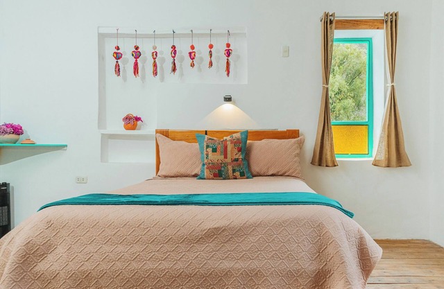 Magical cottage with mountain view (Pet friendly)