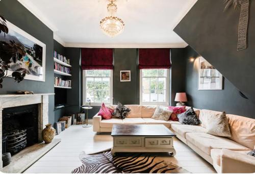 Magical Georgian Maisonette, Angel, Islington