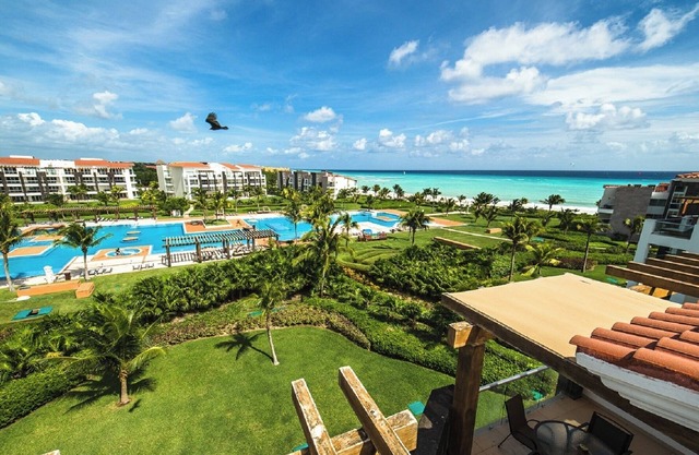 Magical PENTHOUSE, truly a hidden gem! Private beach, gym, spa and restaurants!