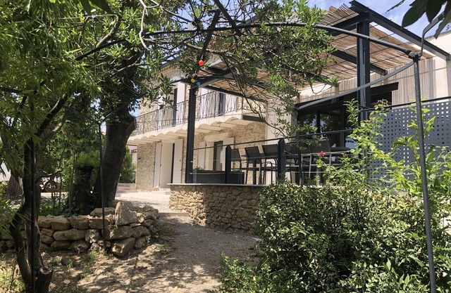 Magnificent, fully renovated country house with private pool