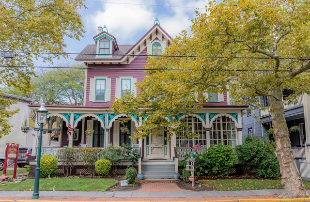 Magnific Victorian . Historic District