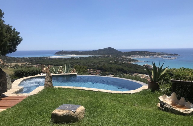 Magnificent villa with breathtaking sea view, panoramic swimming pool, garden and WI-FI