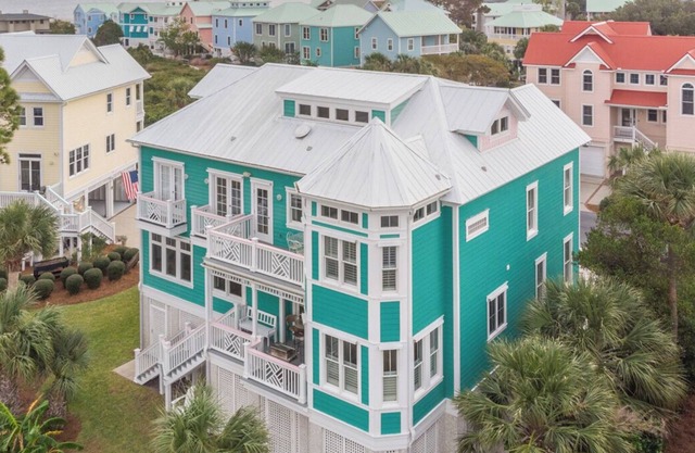 Magnificent Beach Home with stunning marsh views, stroll to the beach