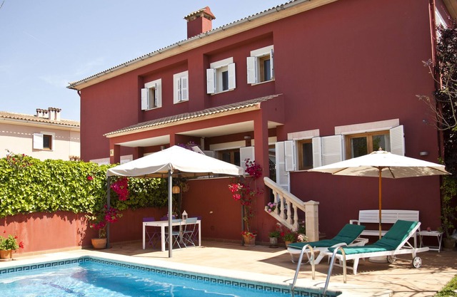 Magnificent house with pool and barbecue