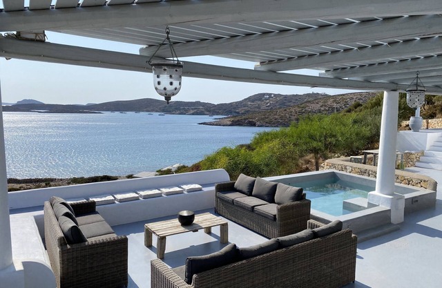 Magnificent "villa M" in Lipsi. 7 bedrooms and an exceptional view for your vacations.