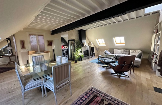 Magnifique Appartement sur les Toits de Paris Cœur de Paris