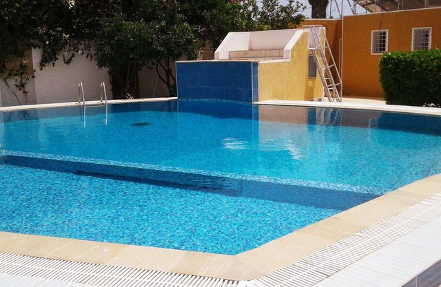 Magnifique villa avec piscine privée à Chott Mariem