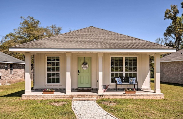 Magnolia Springs Cottage ~ 16 Mi to Beaches!