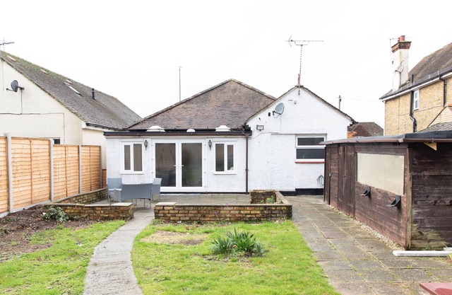Maidstone City DetachedCosy Bungalow with Big Garden - 3 min from City Centre