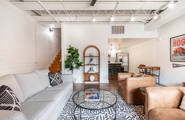 Mainstay In Fay on Dickson St.