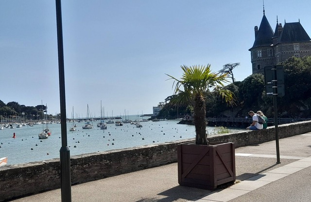 Maison 90m2 Avec Terrain Clos et Accès Direct à la Mer. Idéal Pour Famille
