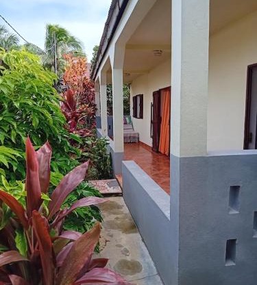 Maison avec jardin 3 chambres - Foulpointe - Madasgascar