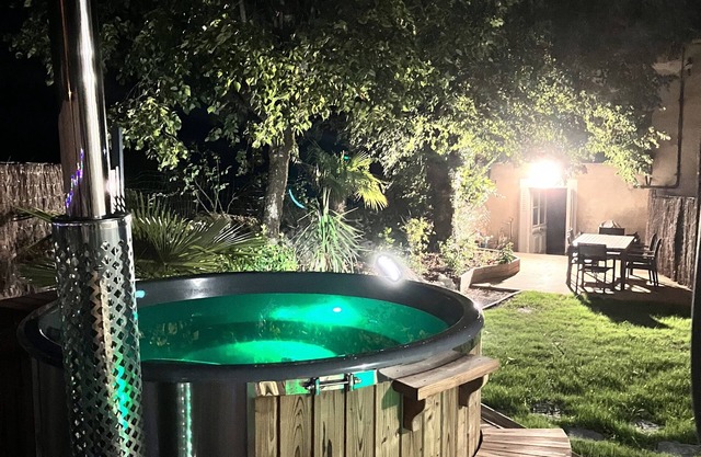 Maison Bohème Avec Bain Nordique. Vélo et Table de Ping-pong. Animaux Bienvenus