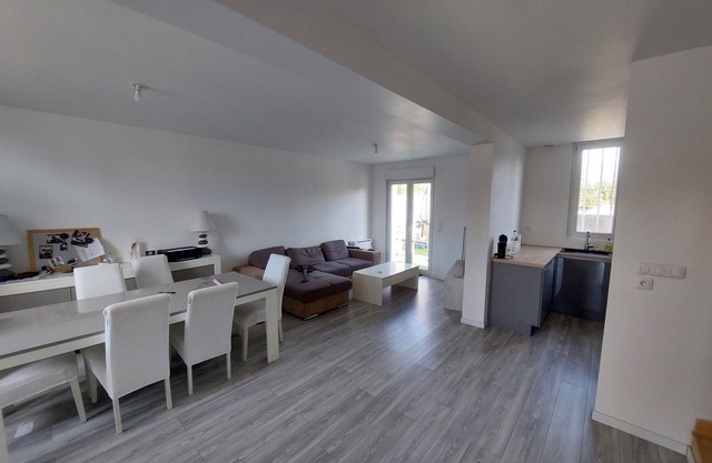 Maison Calme Proche de la Cité des Loisirs