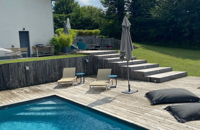 Maison Dexception Avec Piscine Privée,très au Calme Avec vue lac et Montagne