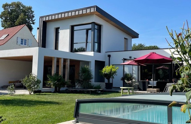Maison de Famille Avec Piscine