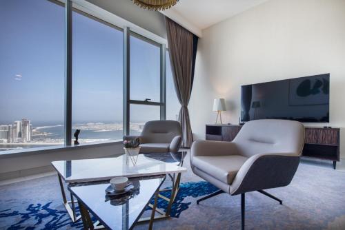 Maison Privee - Chic Coastal Escape with Open Sea Vws on Palm Entry