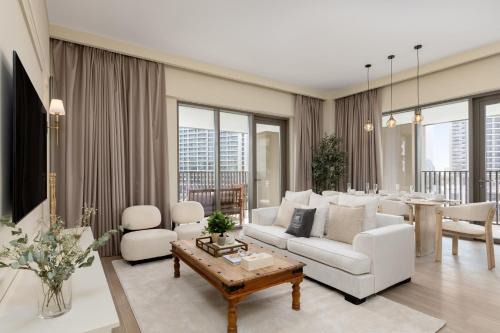 Maison Privee - Creekside Elegance with Canal Vws at Creek Beach