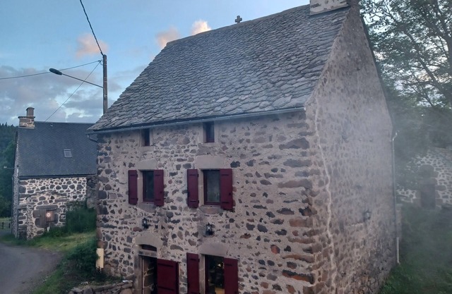 Maison Restaurée: "lou Cantou des Randonneurs", Proche de Sentiers de Randonnées