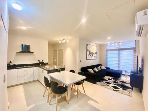 Majestic Apt BBQ Gym Arena MTY Wi-fi Parking