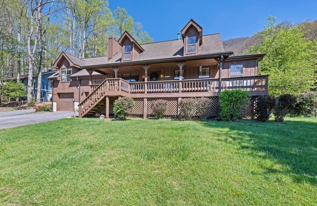 Majestic Grace-Spacious Style, Amazing Location!