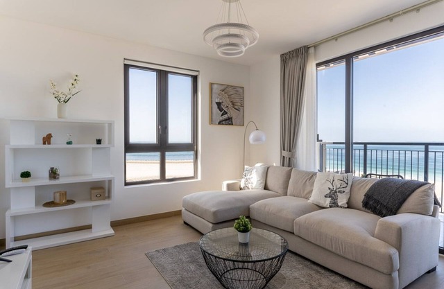 MAJESTIC PORT DE LA MER STUNNING SEA VIEW-LE PONT-Jumeirah1-Dubai